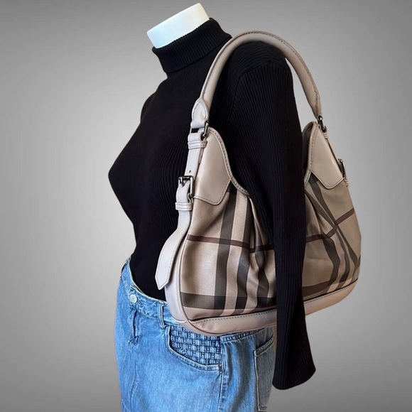 A40- π― % authentic Burberry shoulder bag - Picture 3 of 16
